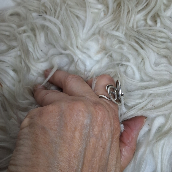 Vintage Abstract Form Handmade Sterling Silver Ring 9 - Picture 5 of 8